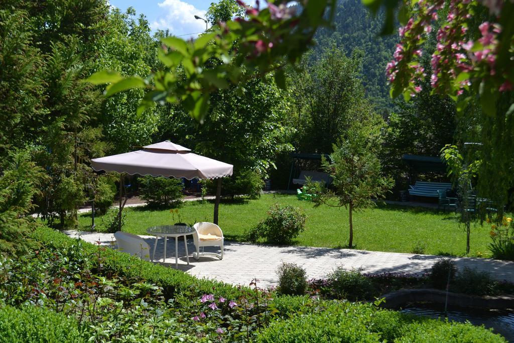 Motion Hotel Bordzjomi Buitenkant foto